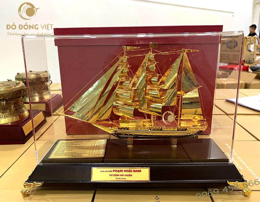 Qùa tặng thu nhỏ tàu lê quý đôn mạ vàng 24k - Quân chủng Hải quân