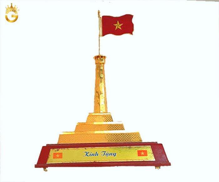 Cột cờ Hà Nội bằng đồng mạ vàng 24k để bàn làm việc