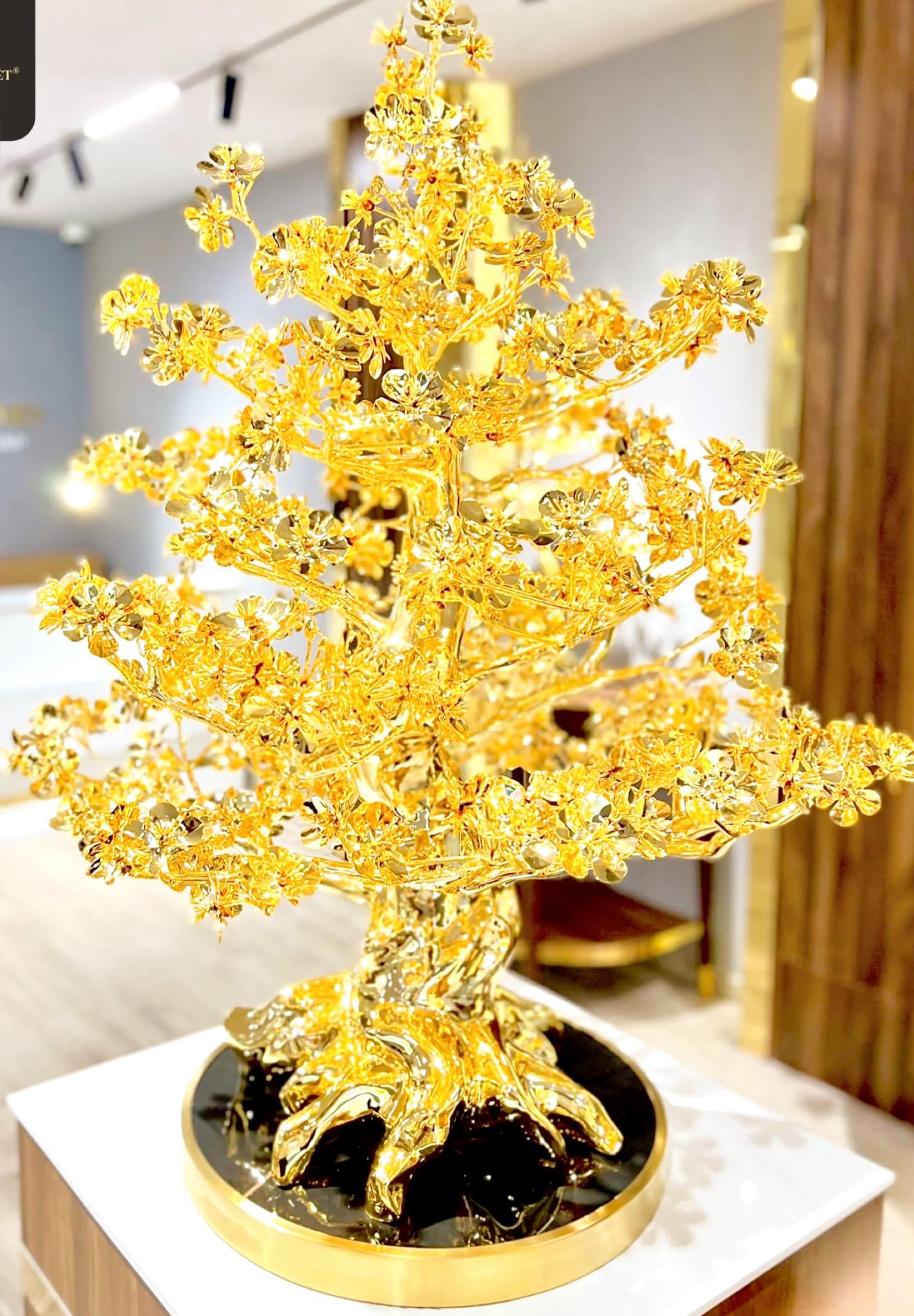 Cây mai Đại Phúc mạ vàng 24k cao 300 cm đẹp nhất Việt Nam