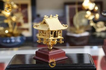 Mô hình Chùa Một Cột mạ vàng - quà tặng văn hóa ý nghĩa